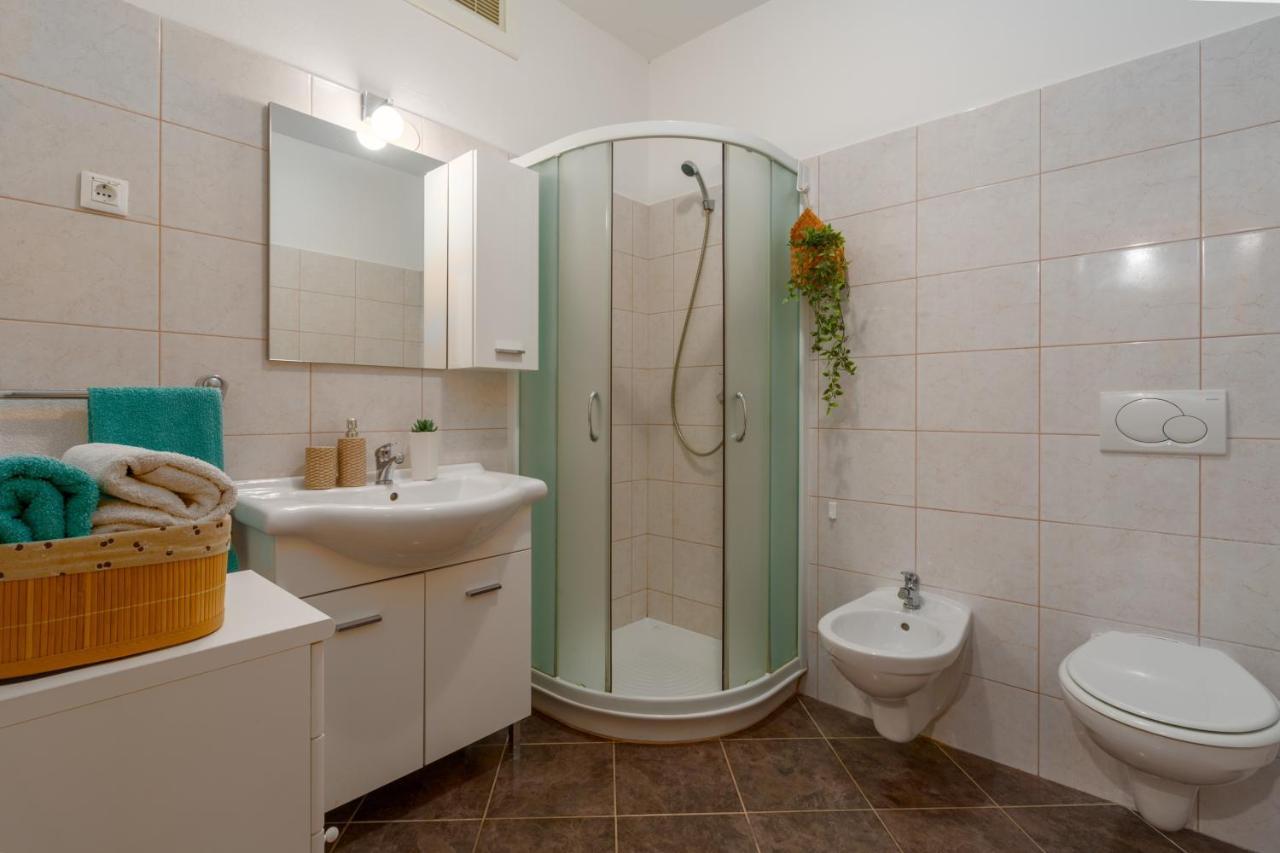 Studio Apartments Pinia-Marina Porec Exterior photo